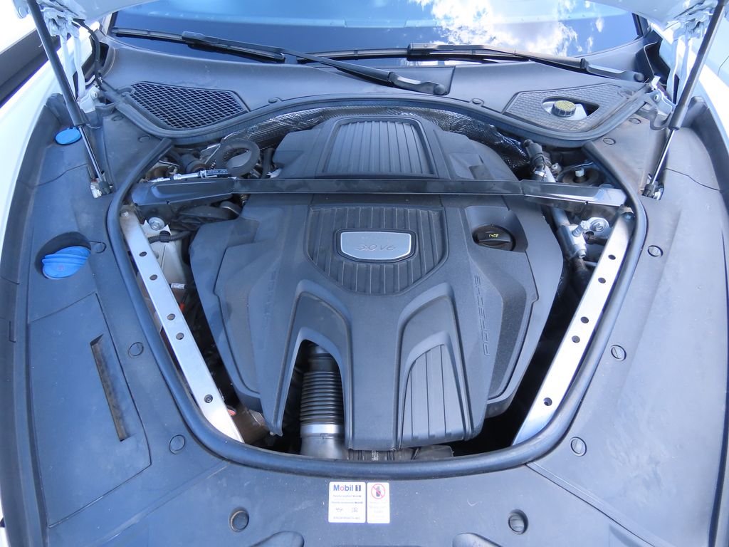 Thumbnail: 2020 Porsche Panamera - 13