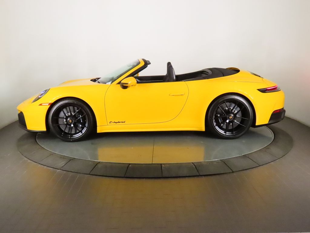 Thumbnail: 2026 Porsche 911 - 12