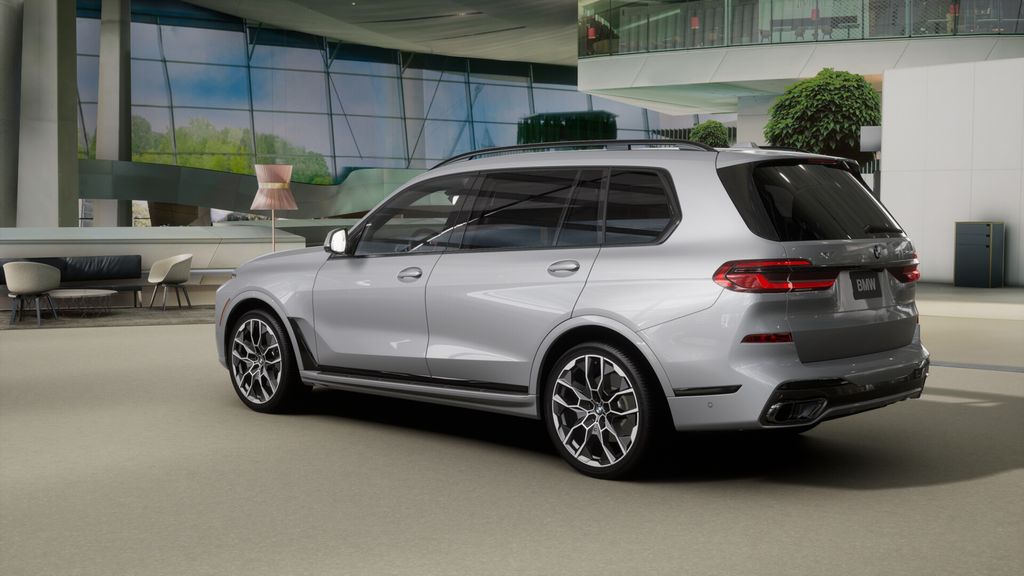 Thumbnail: 2026 BMW X7 - 28