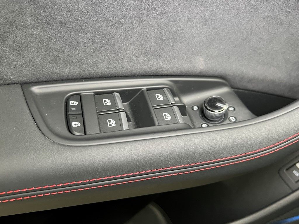 Thumbnail: 2026 Audi RS Q8 - 31