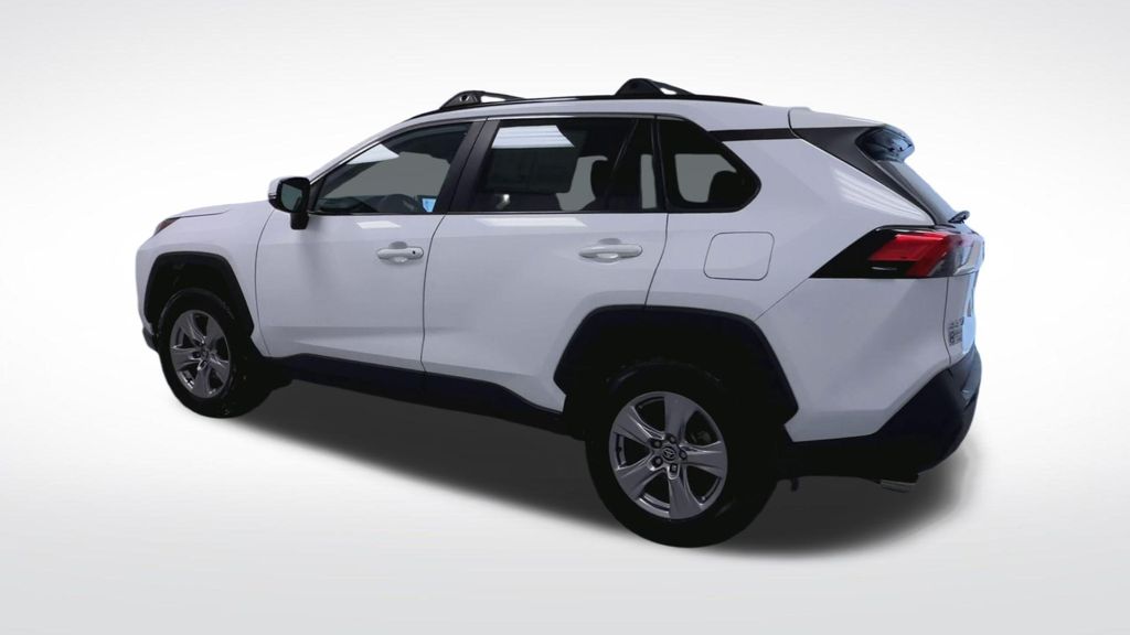2023 Toyota RAV4 XLE - Photo 19