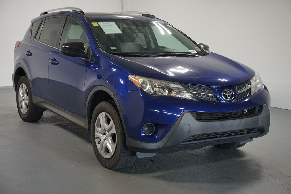 Thumbnail: 2015 Toyota RAV4 - 3