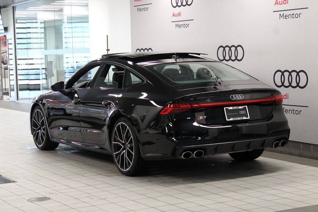 Thumbnail: 2022 Audi S7 - 4