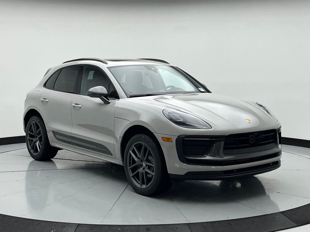Thumbnail: 2026 Porsche Macan - 7