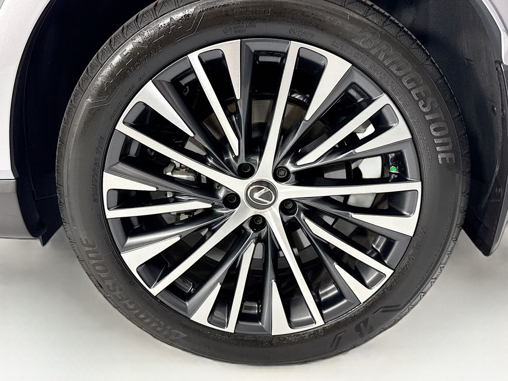 Thumbnail: 2025 Lexus RX - 32
