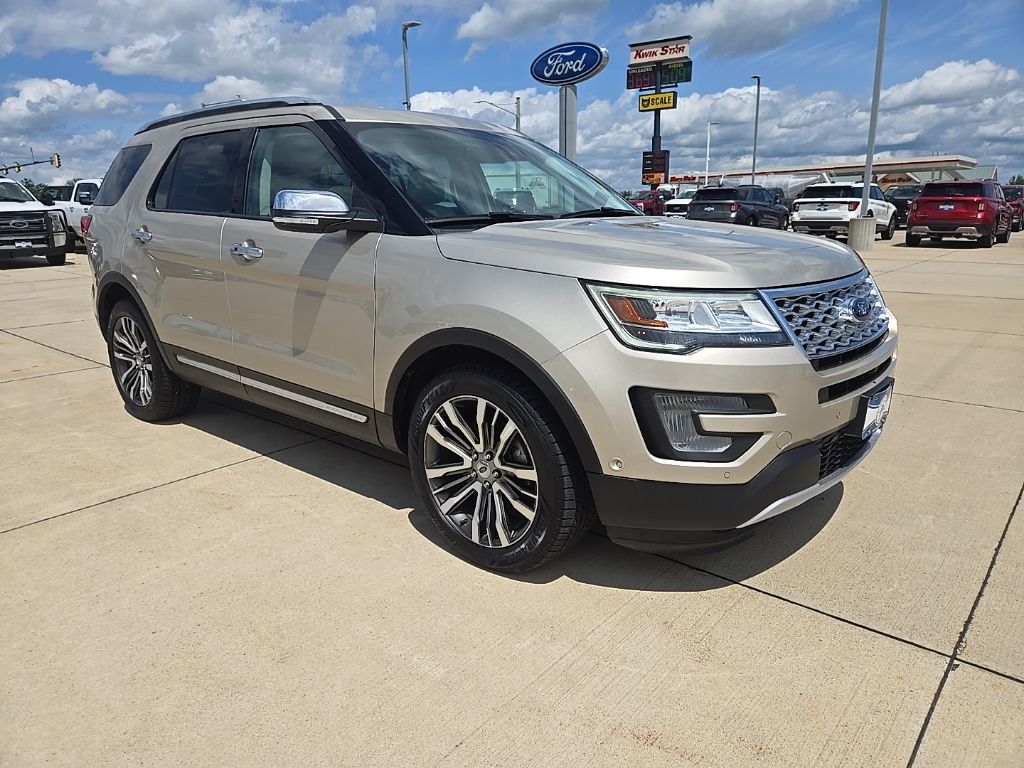  2017 Ford Explorer Platinum AWD   