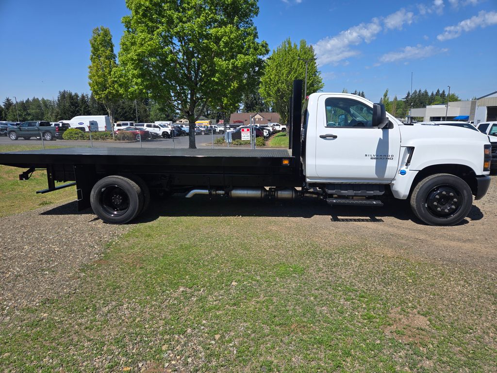 2024 Chevrolet Silverado 5500HD Work Truck photo 4