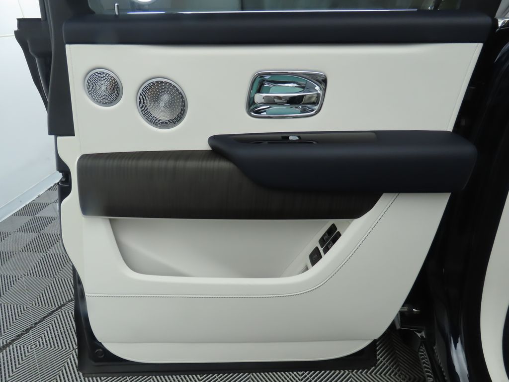 Thumbnail: 2026 Rolls-Royce Cullinan - 29