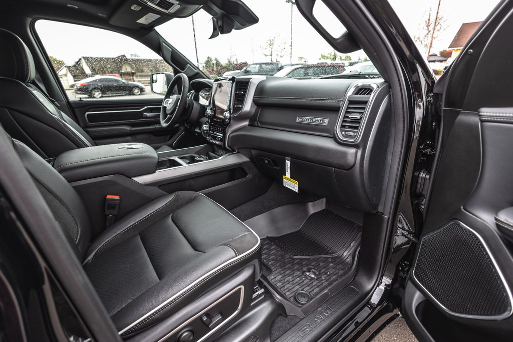 2026 Ram 1500 Laramie thumbnail 31