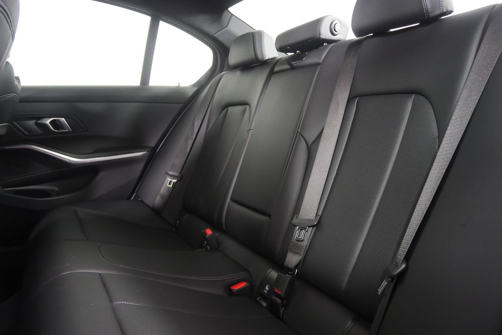 Thumbnail: 2025 BMW 3 Series - 15