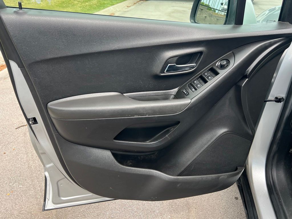 Used 2018 Chevrolet Trax SUV