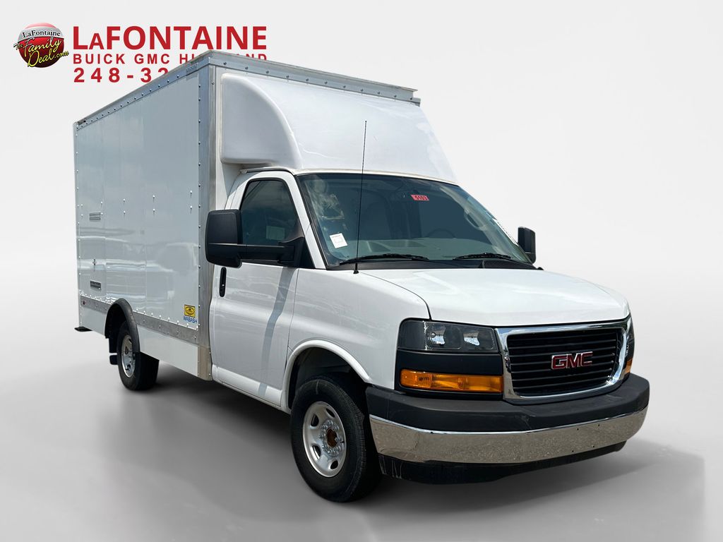 2023 GMC Savana 3500 Work Van 3