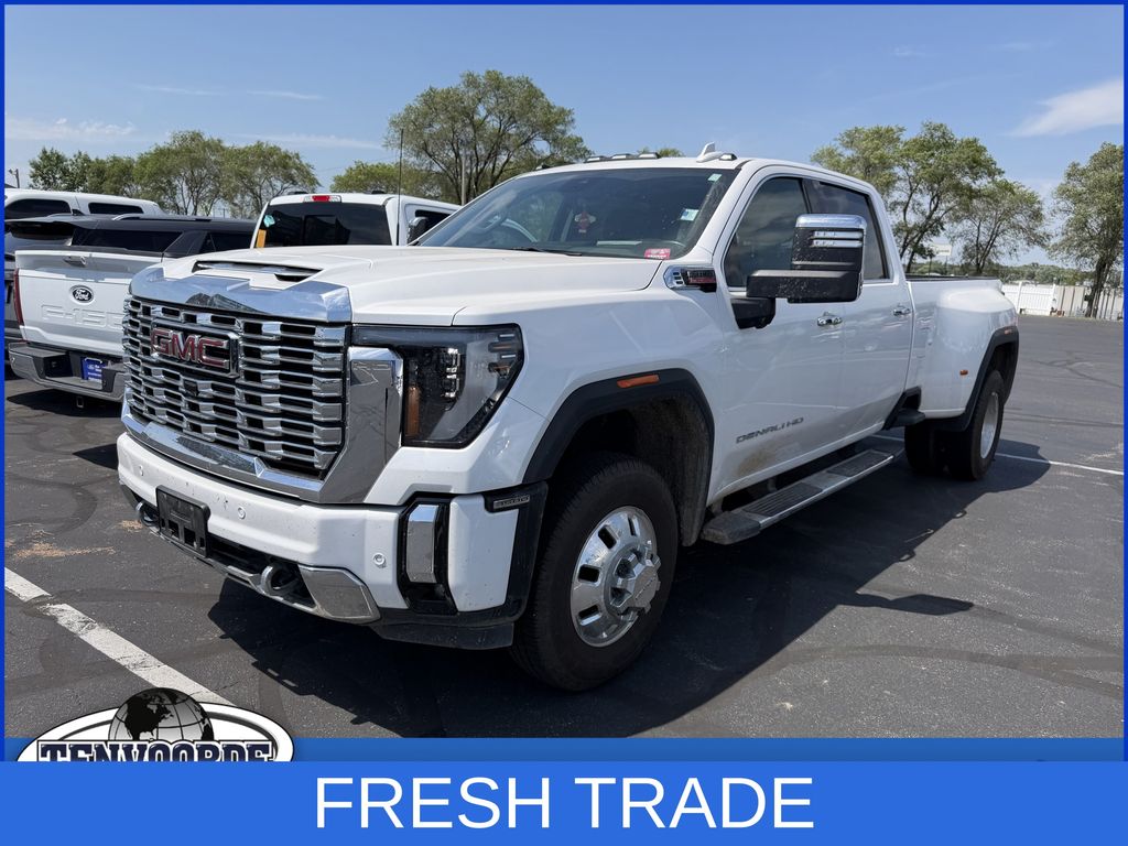 White Frost Tricoat 2024 GMC Sierra 3500HD Pickup Truck Four-Wheel Drive Automatic