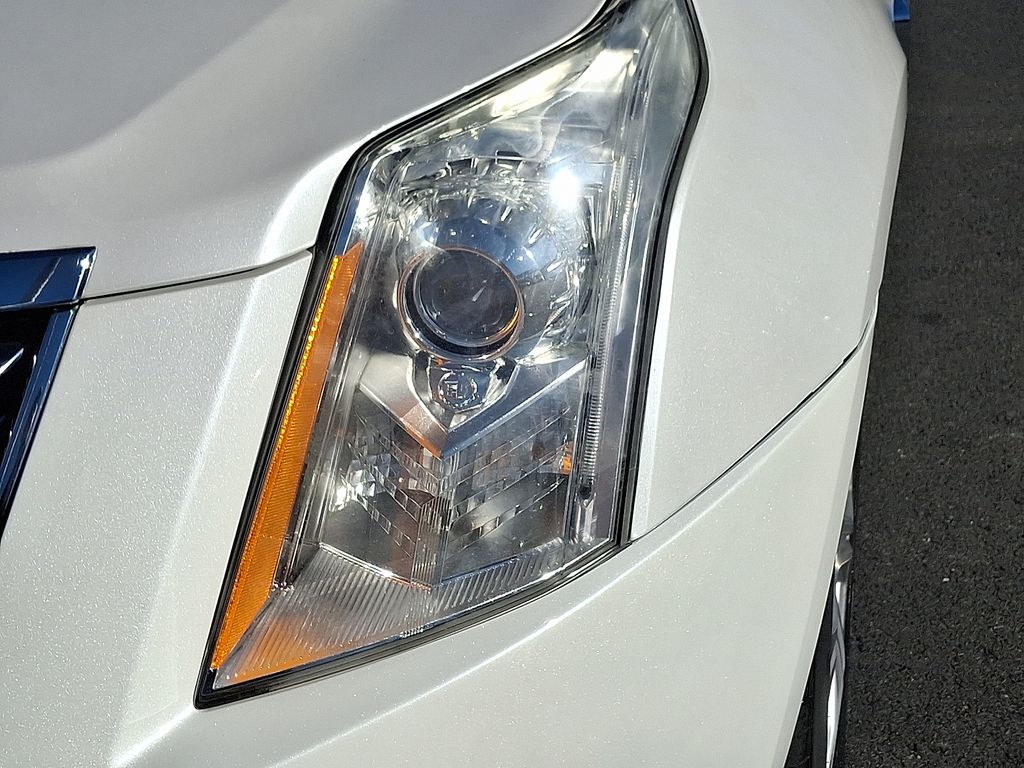 Thumbnail: 2015 Cadillac SRX - 9