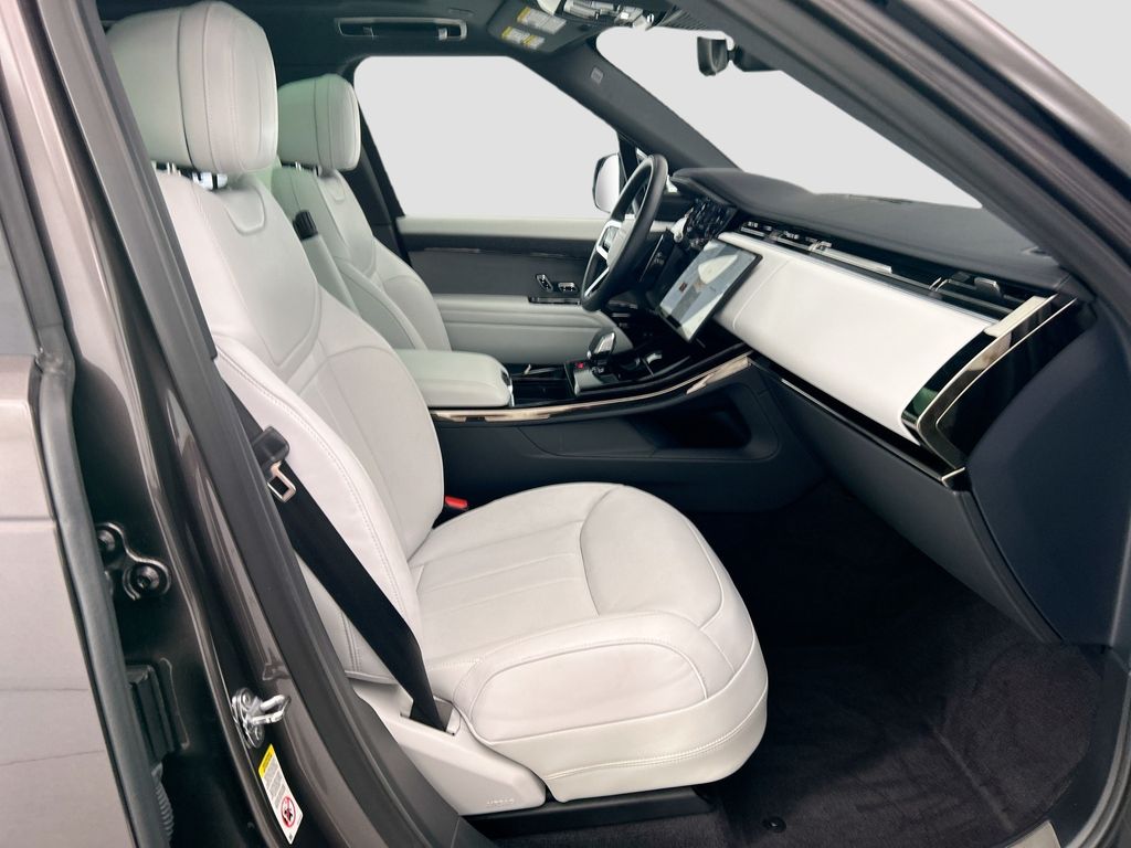 Thumbnail: 2025 Land Rover Range Rover Sport - 19