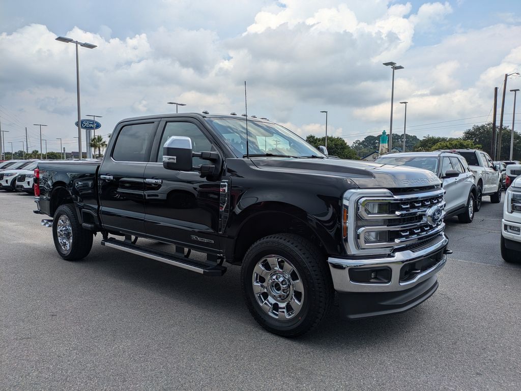 2026 Ford F-350 Super Duty LARIAT