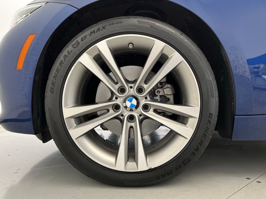 Thumbnail: 2018 BMW 3 Series - 23