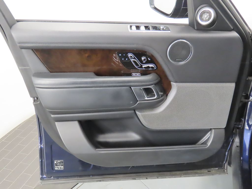 Thumbnail: 2019 Land Rover Range Rover - 31