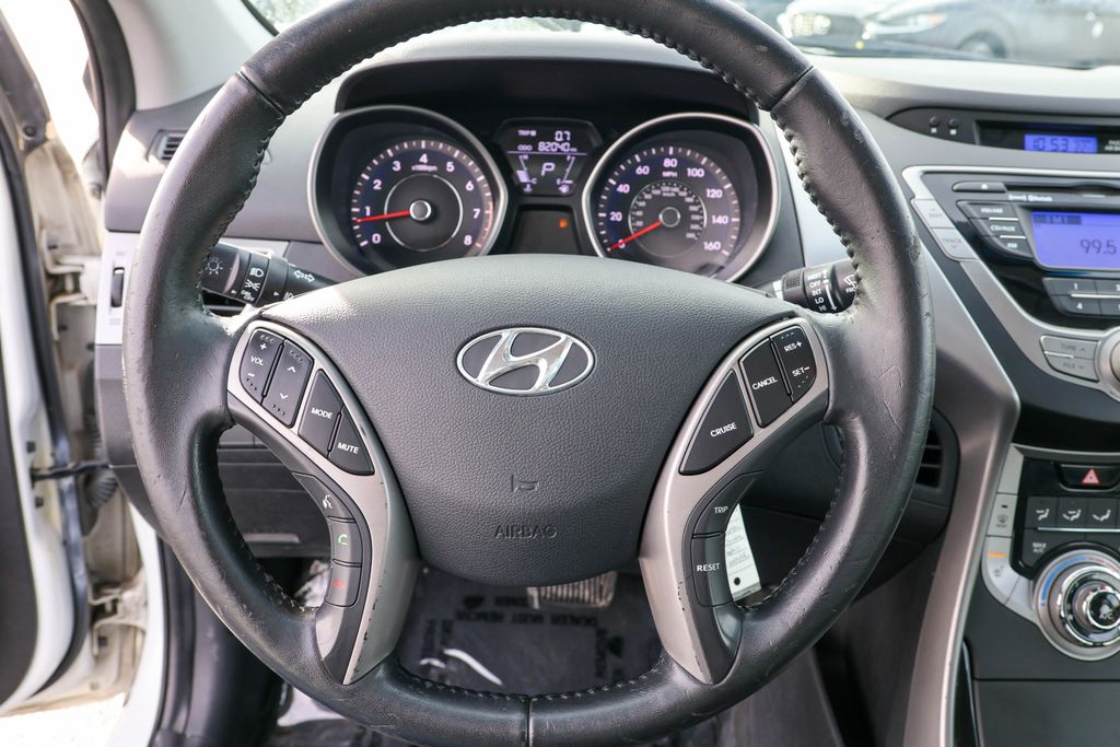 2013 Hyundai Elantra Limited 17