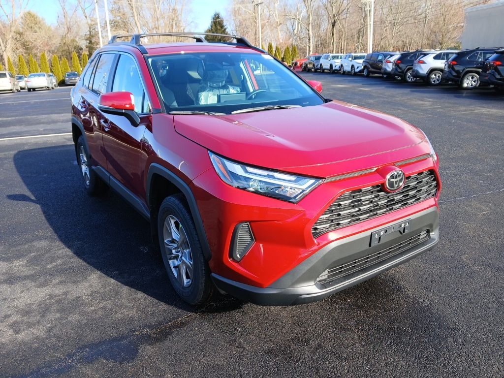 2025 Toyota RAV4 XLE's photo