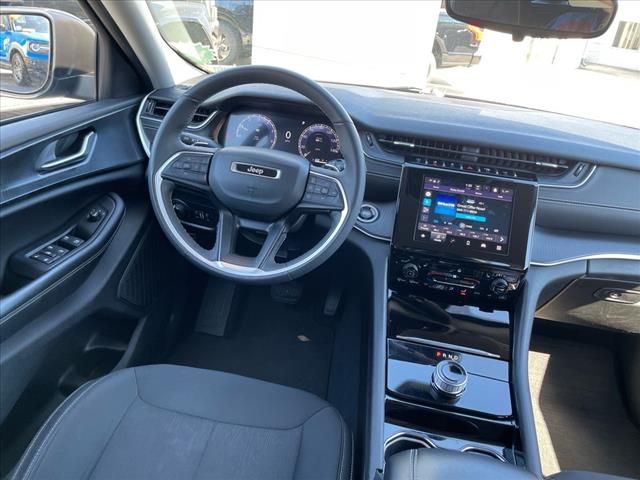 2023 Baltic Gray Metallic Clearcoat Jeep Grand Cherokee L Laredo 4X4 SUV