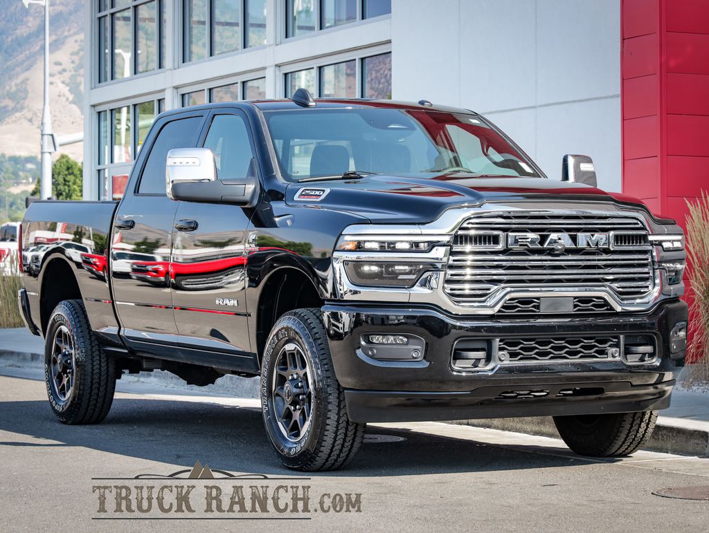 Diamond Black Crystal Pearlcoat 2026 RAM 2500 Pickup Truck Four-Wheel Drive 8-Speed Automatic