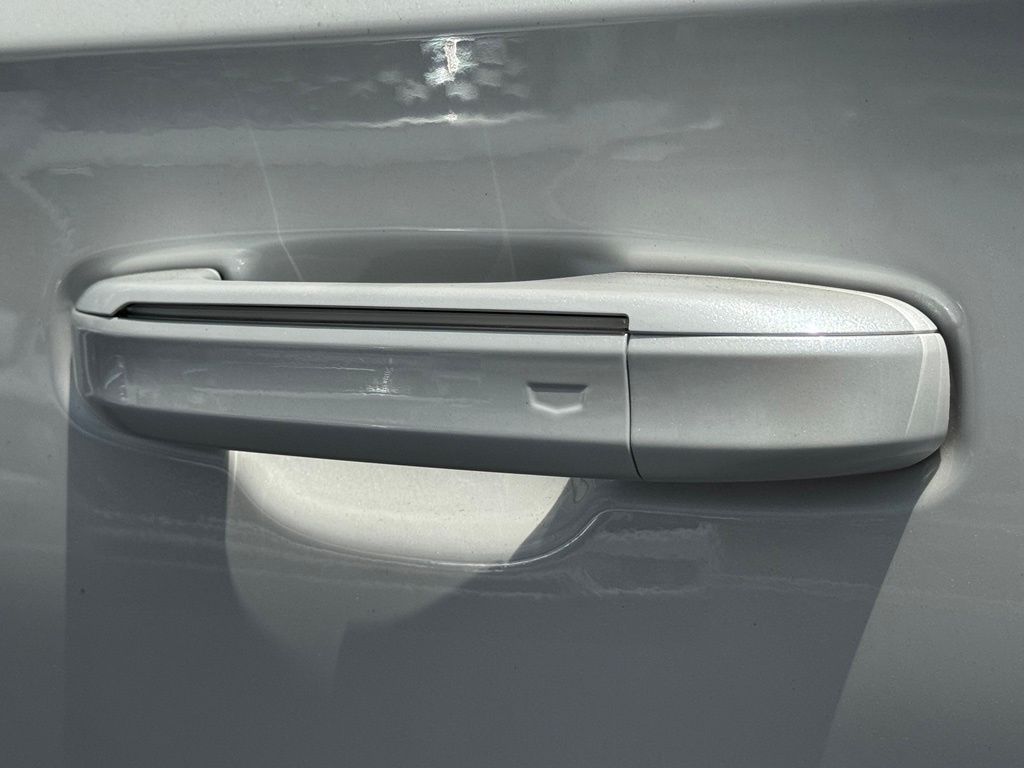 2022 Cadillac Escalade ESV Sport Crystal White - Jim Hudson Acura - Image 10