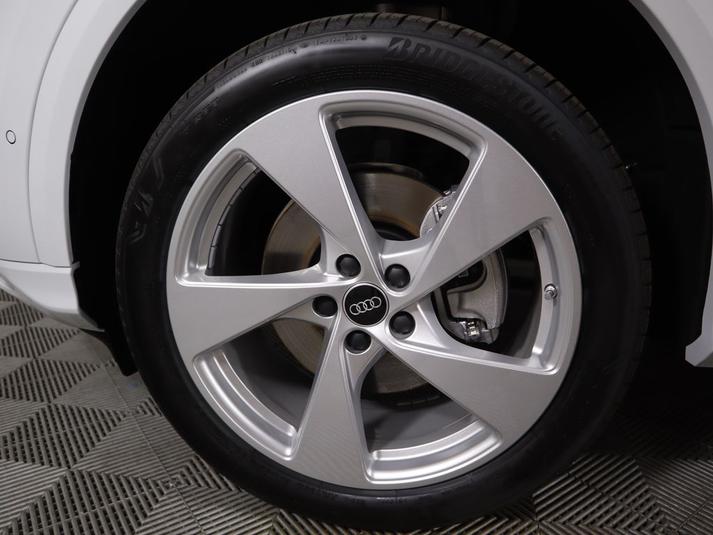 Thumbnail: 2025 Audi Q5 - 32