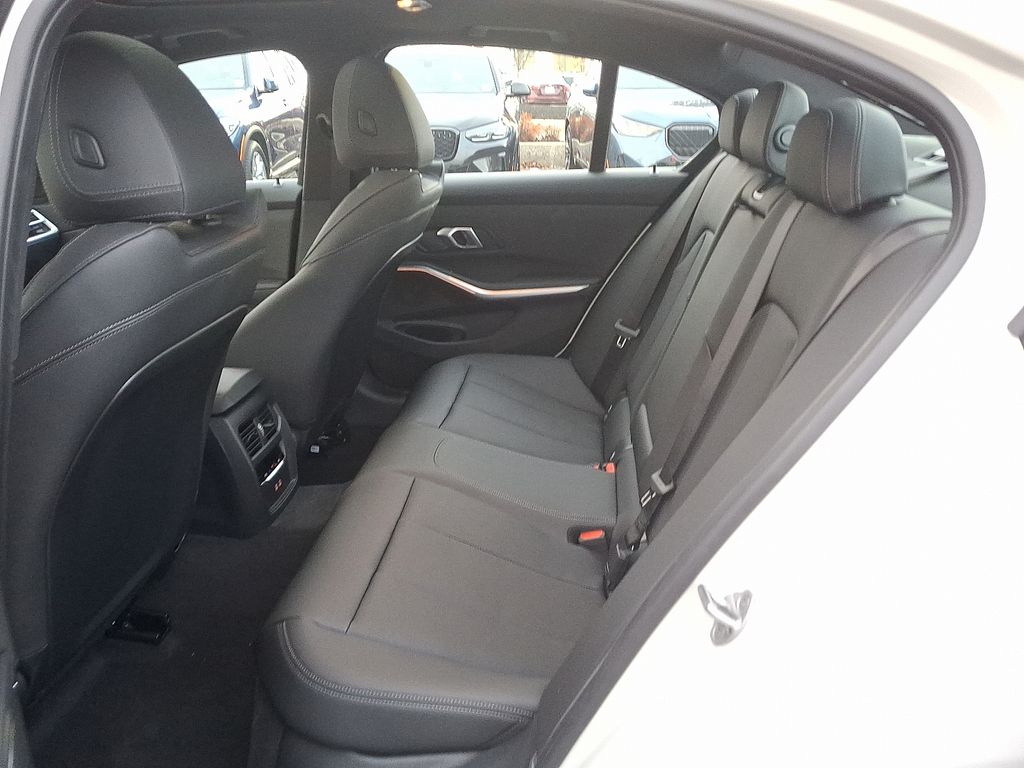 Thumbnail: 2026 BMW 3 Series - 5