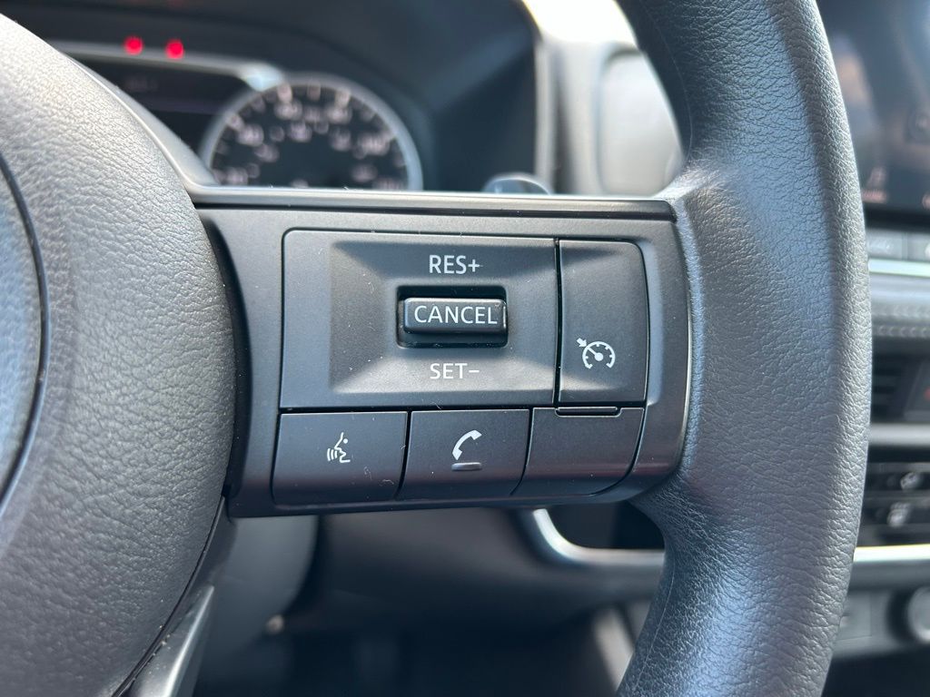 Thumbnail: 2022 Nissan Rogue - 18