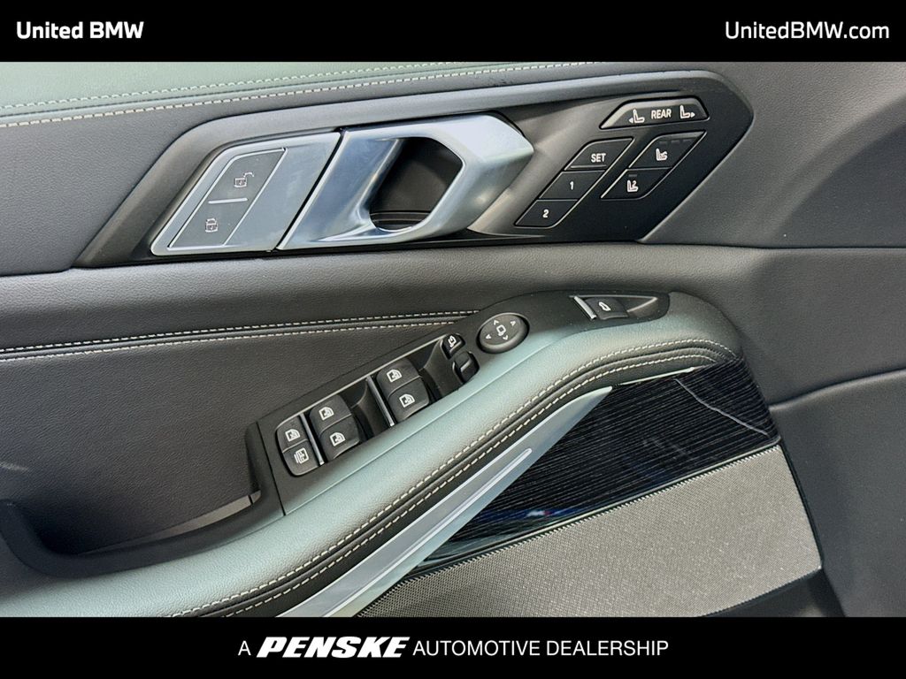 Thumbnail: 2027 BMW X7 - 3