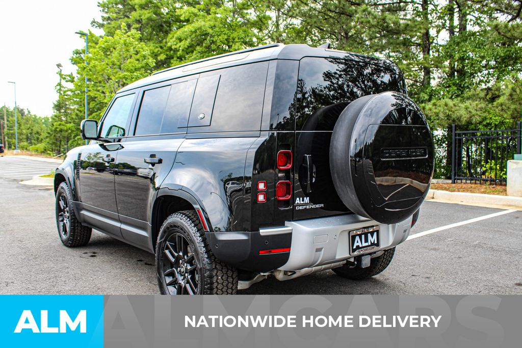 Used 2024 Black Land Rover S image 5