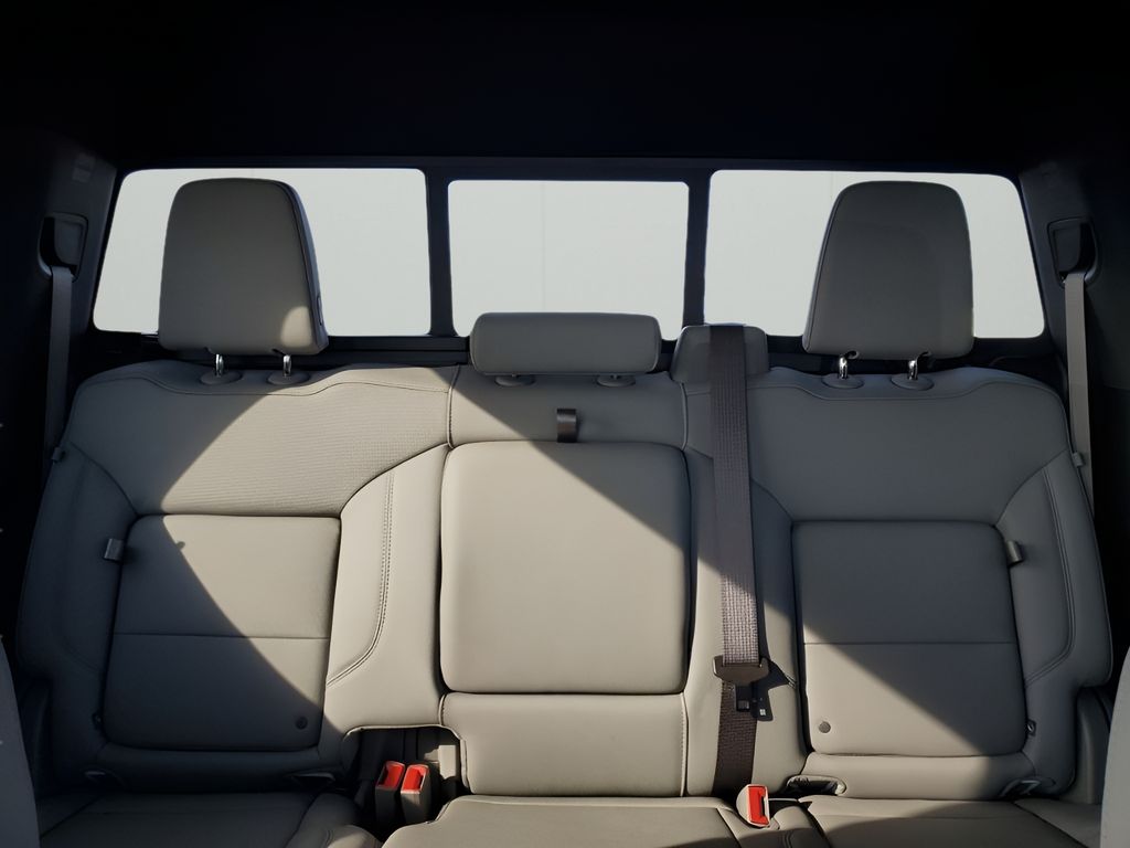 New 2026 White GMC SLT image 38