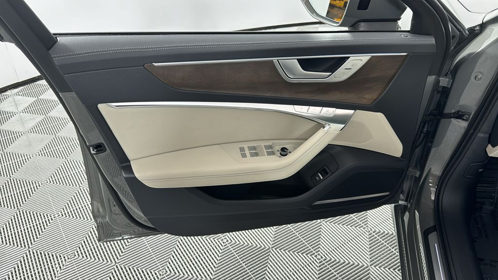 2025 Audi A6  27
