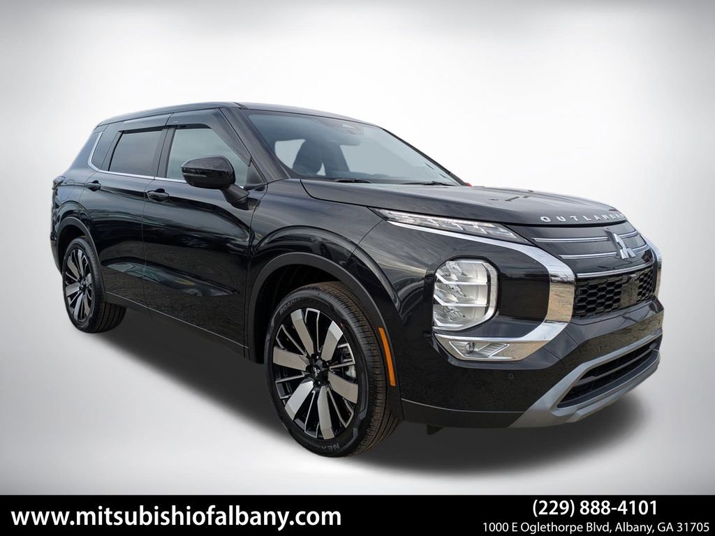 2026 Mitsubishi Outlander SE