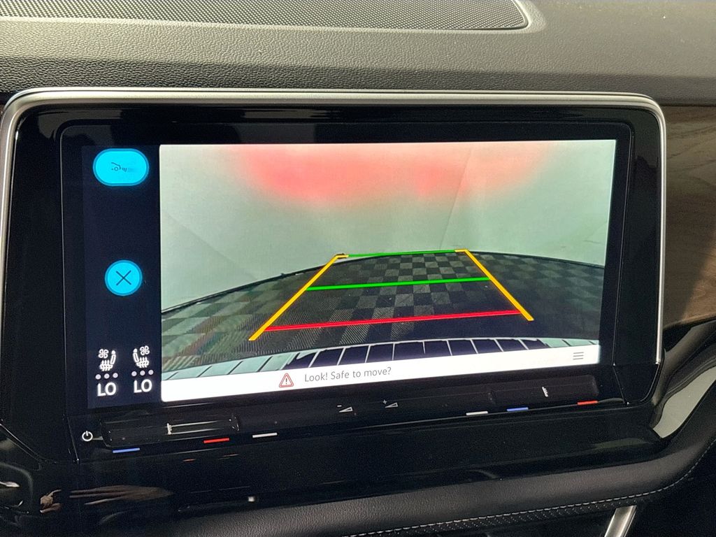 2025 Volkswagen Atlas 2.0T SE