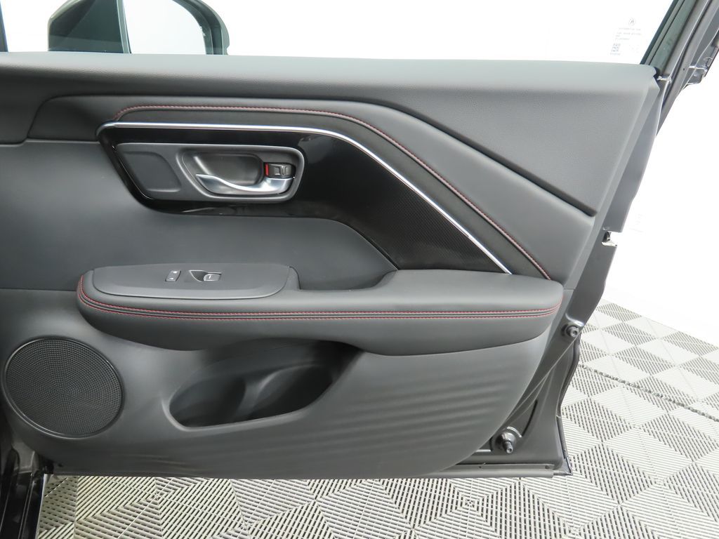 Thumbnail: 2025 Acura ADX - 25