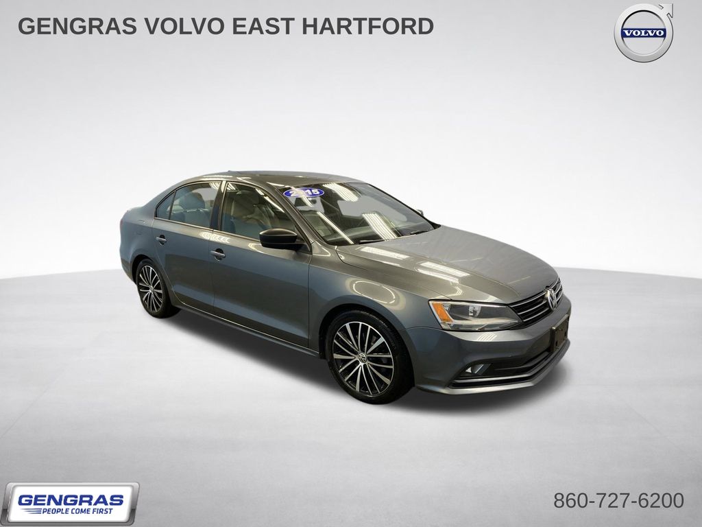 Platinum Gray Metallic 2015 Volkswagen Jetta Sport Sedan Front-Wheel Drive 6-Speed Automatic