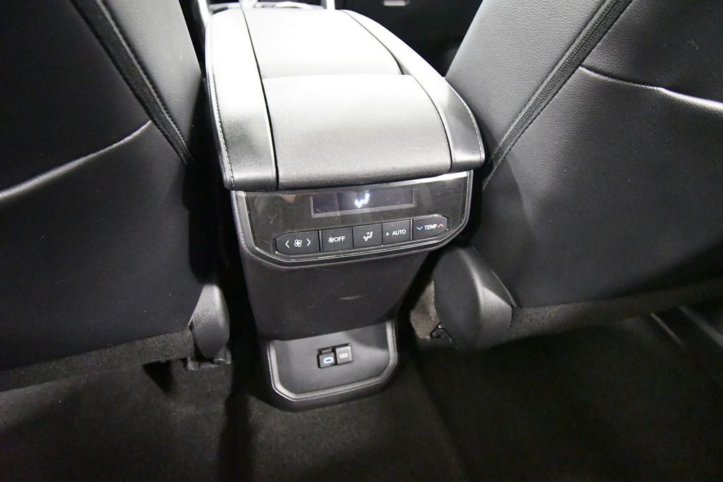 Used 2023 Toyota Highlander Hybrid SUV