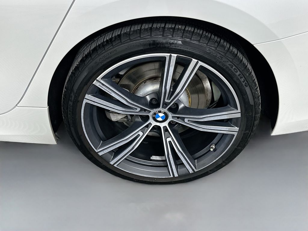 2024 BMW 3 Series 330i 32