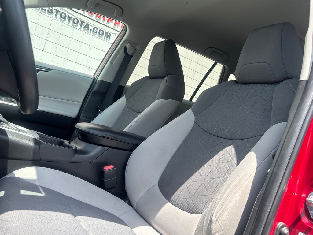 Used 2021 Toyota RAV4 SUV