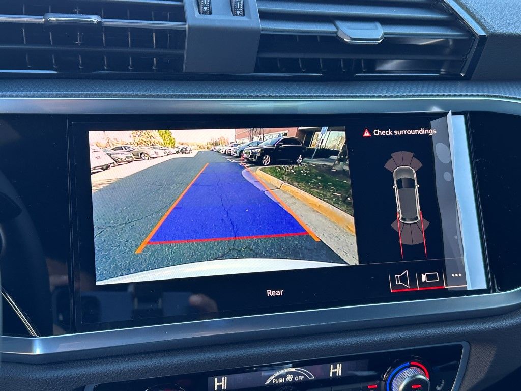 Thumbnail: 2025 Audi Q3 - 24