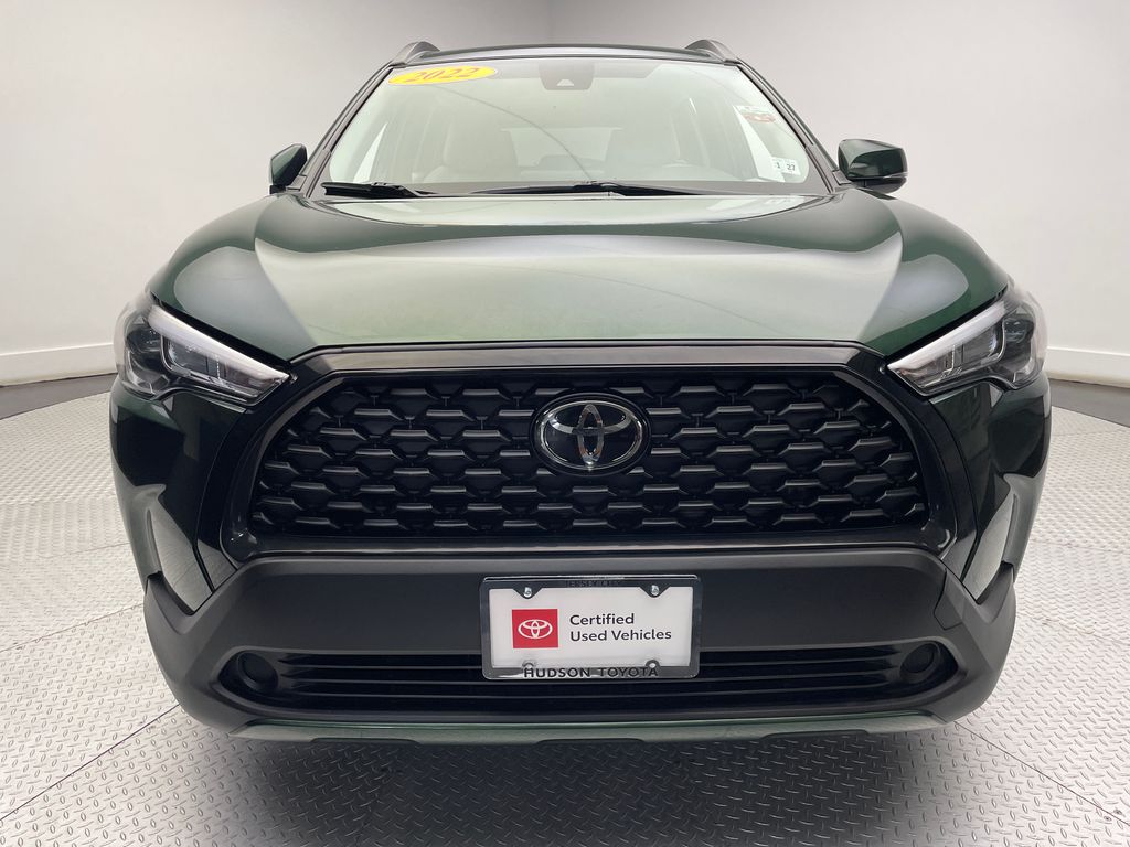 2022 Toyota Corolla Cross LE 2
