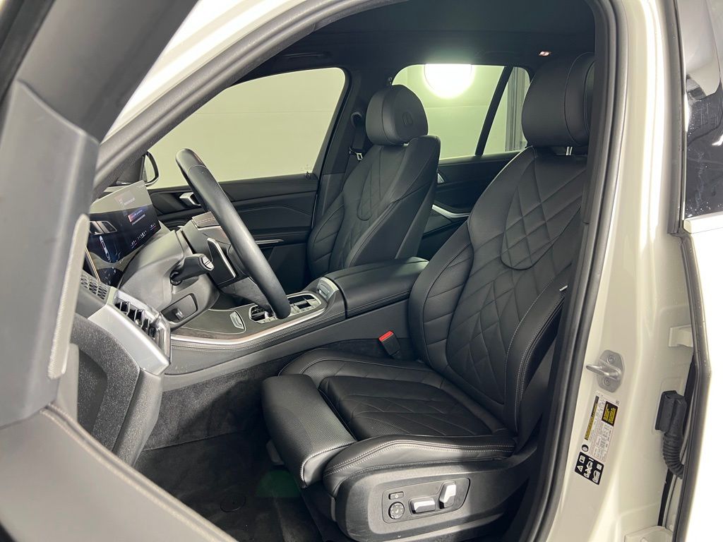 Thumbnail: 2024 BMW X5 - 12