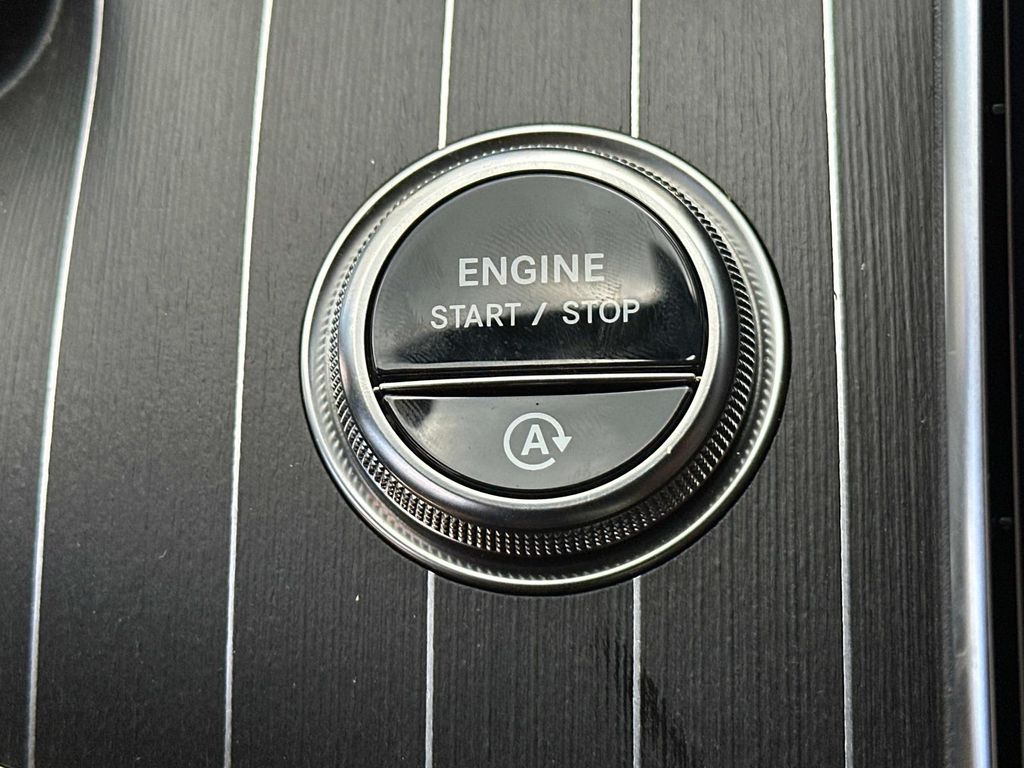 Thumbnail: 2025 Mercedes-Benz C-Class - 12