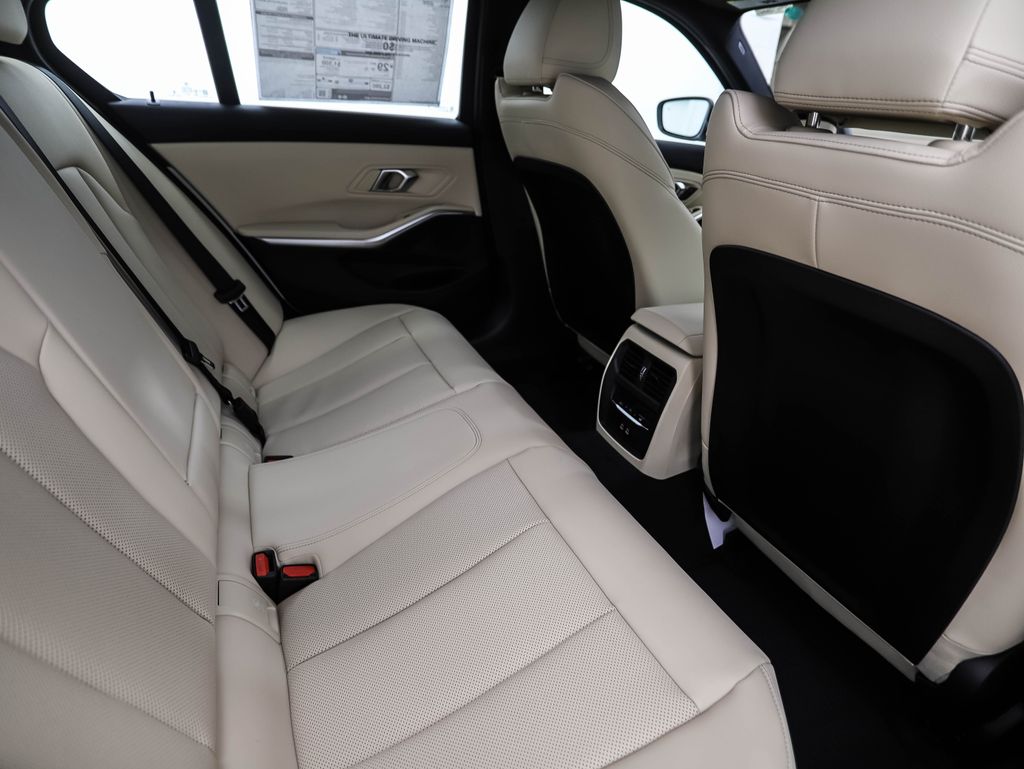 Thumbnail: 2025 BMW 3 Series - 27