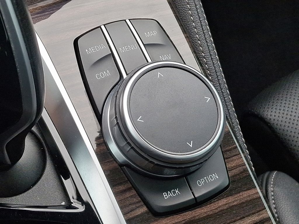 Thumbnail: 2021 BMW 5 Series - 27