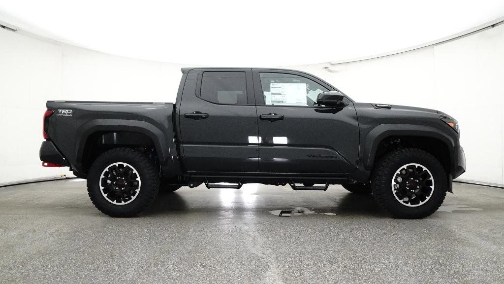 2025 Toyota Tacoma TRD Off-Road 13