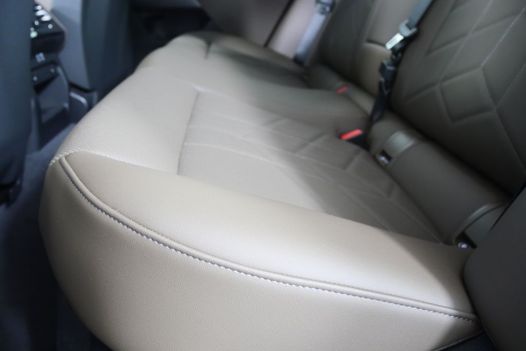 Thumbnail: 2026 BMW 5 Series - 14