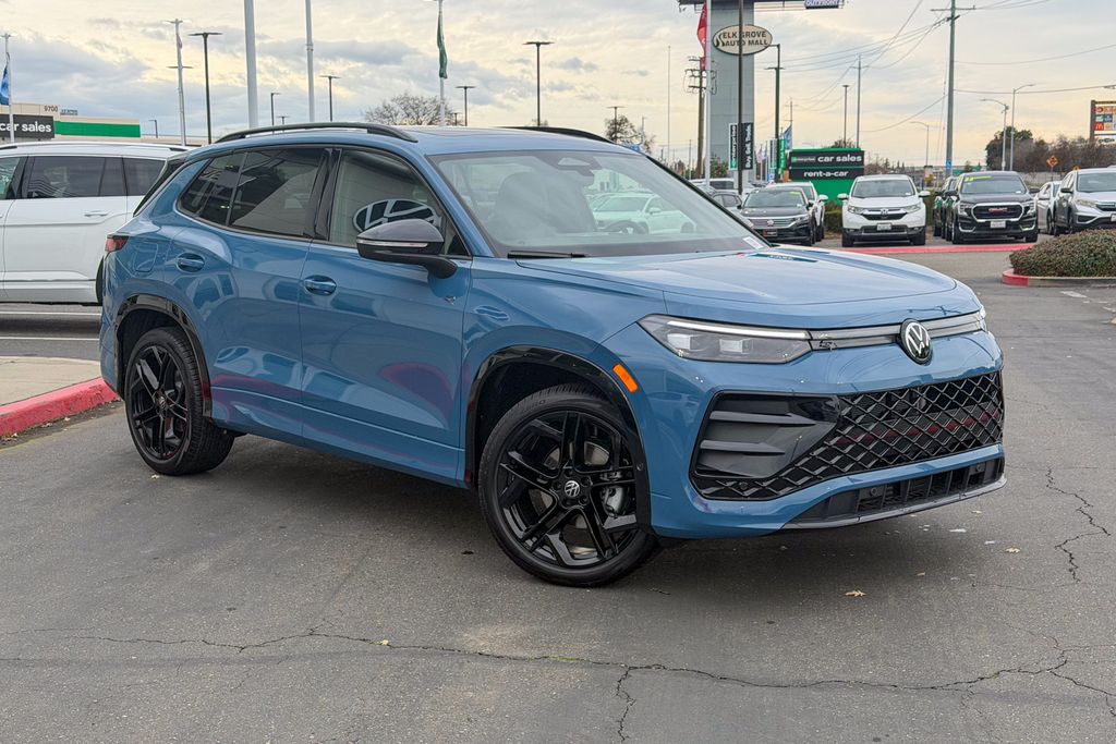 New 2026  Volkswagen 2.0T SE R-Line Black image 3